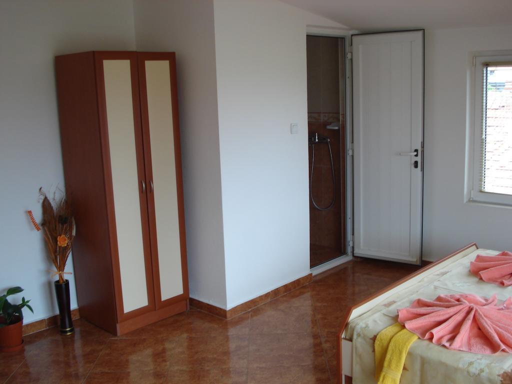 Moni 85 Family House Hotel Sozopol Room photo